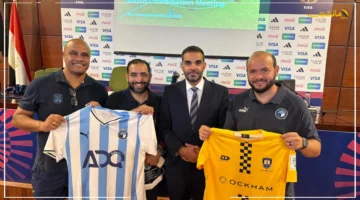 روح رياضية أم رسالة خفية؟.. بيراميدز وأوكلاند سيتي يتبادلان الهدايا قبل مواجهة كأس الإنتركونتيننتال. 1